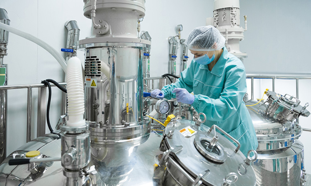 production-line-sterile-environment-Image by usertrmk